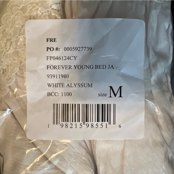 Intimately FREE PEOPLE Forever Young Bed Jacket White Alyssum Ivory NWT Medium - Picture 7 of 8